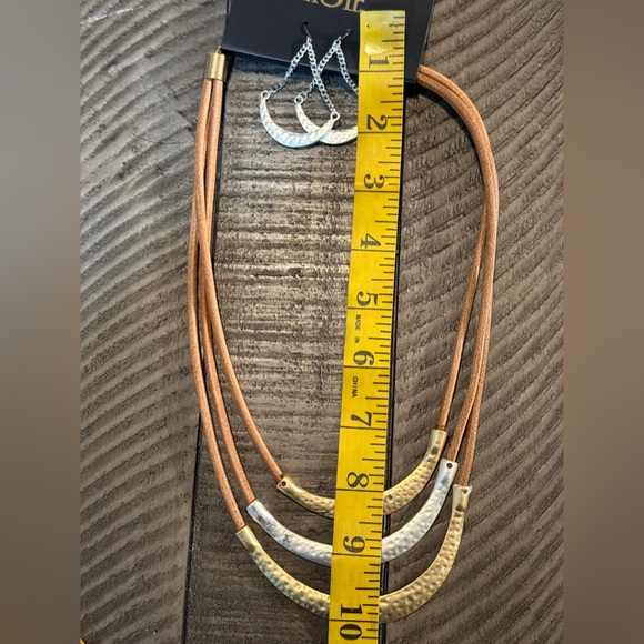 nOir Three Layer Minimal Short Necklace and Dangle Earrings Set NIP - Picture 6 of 8